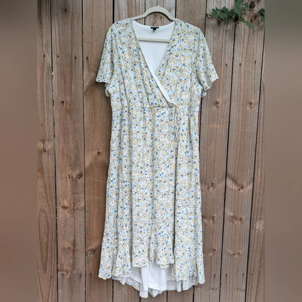 Torrid Plus Size Floral Patterned Maxi Rayon Slub Surplice Wrap Dress - Picture 2 of 12